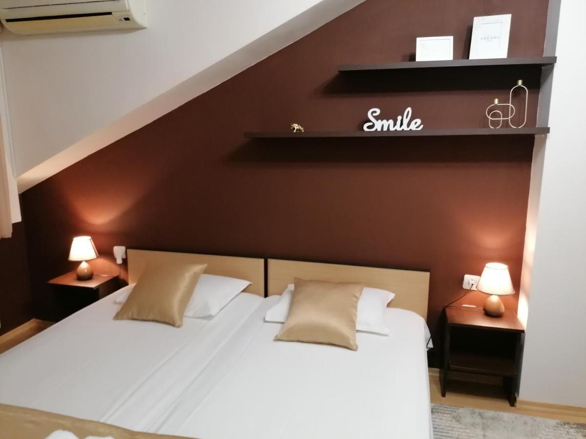 Petkov Family Hotel بلاغويفغراد المظهر الخارجي الصورة